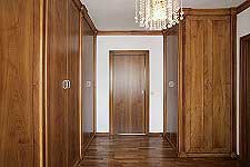 wood graining, walk in closet